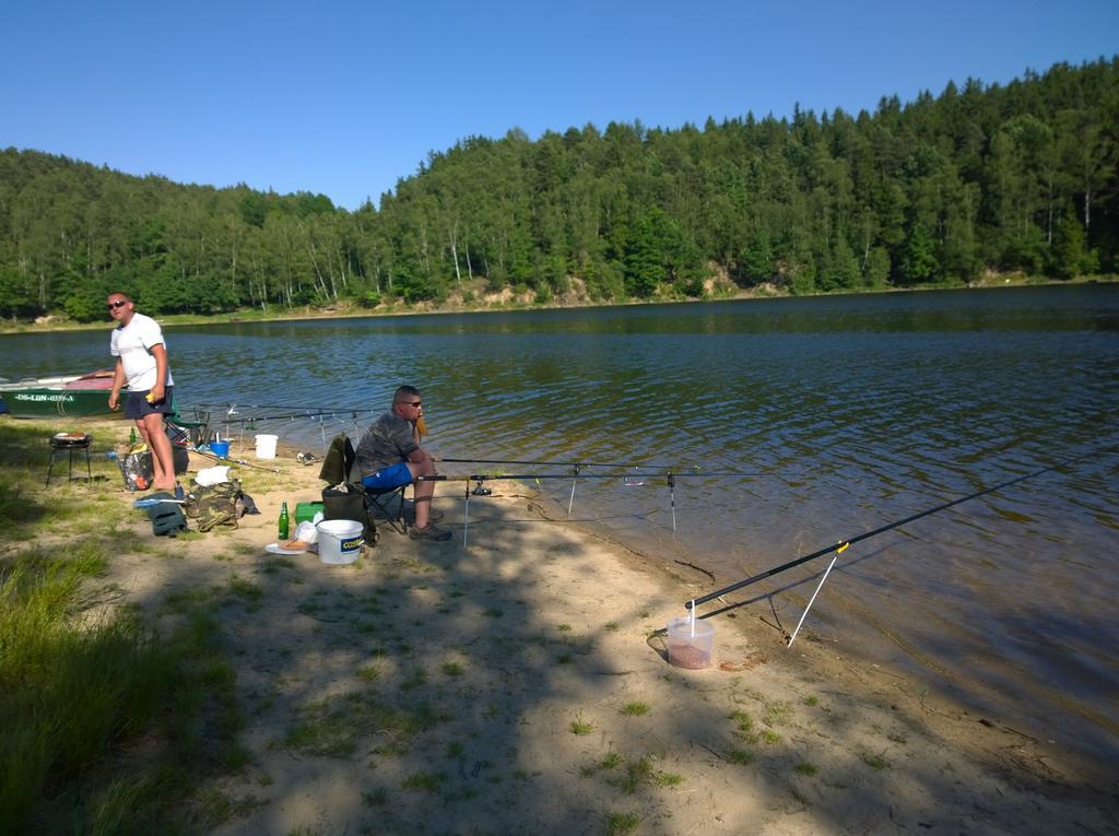 Domki Nad Jeziorem Karlowice Екстериор снимка